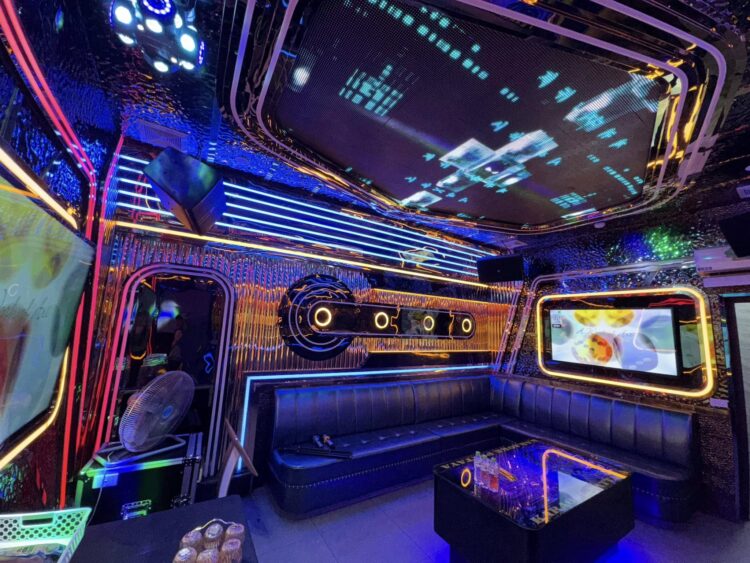 Lợi ích của việc sử dụng dàn âm thanh quán karaoke JBL KP4015G2