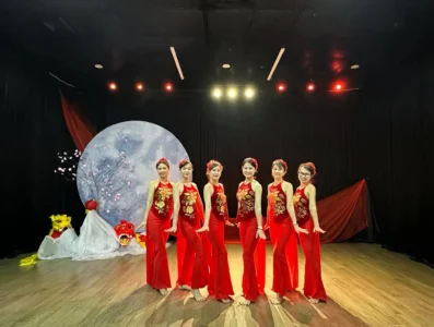 Âm thanh ánh sáng cho phòng tập nhảy ở Hoàng Quốc Việt