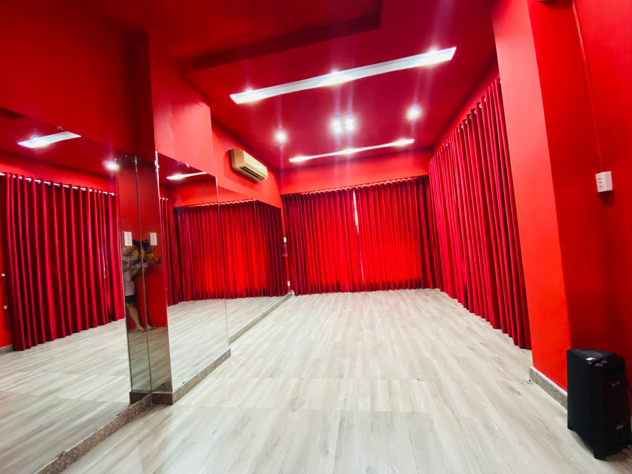 Thiết bị cho dàn âm thanh phòng tập nhảy Zumba