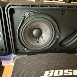 Loa nghe nhạc nền Bose 101 24 Bose 111AD 3