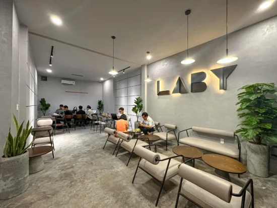 Khoản đầu tư 20 triệu cho âm thanh quán cafe là khoản đầu tư hợp lý, chúng tôi cung cấp các dàn loa cho quán cà phê với chất lượng cao.