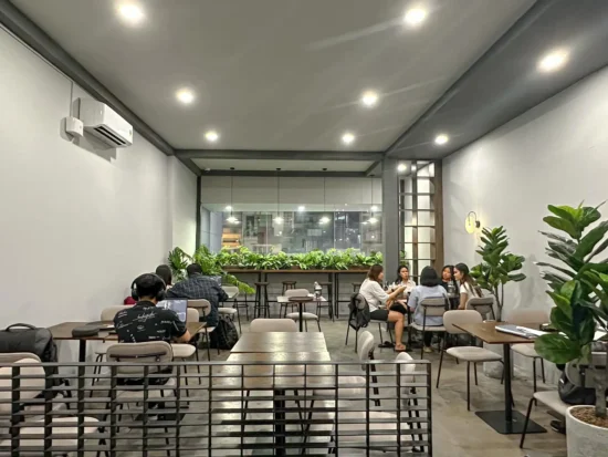 Đầu tư bao nhiêu cho âm thanh quán cafe là câu hỏi của các chủ quán cà phê xây dựng âm thanh cho quán, chi phí giao động chỉ từ 10 đến 30 triệu.