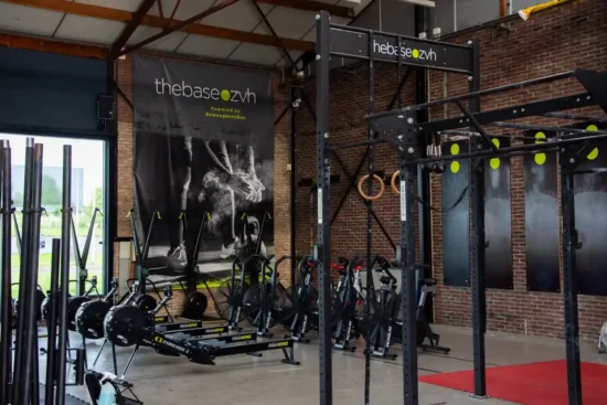 Lắp 2 chiếc loa cho phòng Gym là giải pháp âm thanh cho các phòng tập Gym cơ bản cần lắp hai chiếc loa để tăng không khí tập luyện.