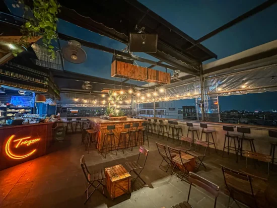 Việc lắp đặt loa thanh lý cho quán cafe hay công lắp loa thanh lý cho quán cà phê có giá giao động từ 1 đến 2 triệu đồng tùy vào số lượng loa.