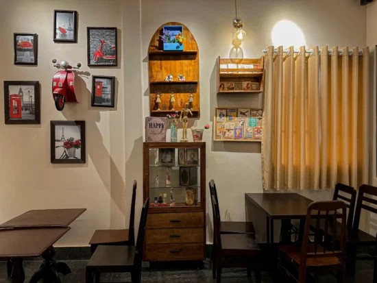 Chúng tôi nhận lắp thêm loa cho quán cafe, giá cả phải chăng tùy theo diện tích quán cà phê mà bạn muốn lắp đặt chỉ từ 500 nghìn đồng.