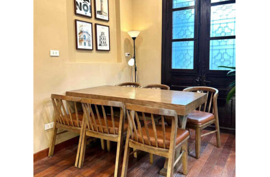 Quán cà phê có nên lắp loa hay không? câu trả lời là nên lắp loa cho quán cafe để tăng cường không gian thư giãn, giúp thu hút khách hàng.