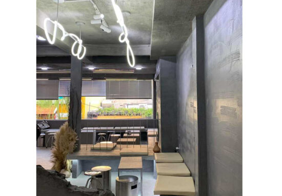 Quán cafe nên nghe nhạc gì: các loại nhac nhẹ nhàng, ru rương cho quán quán cà phê để tạo không gian thư giãn và thoải mãi nhất cho khách hàng.