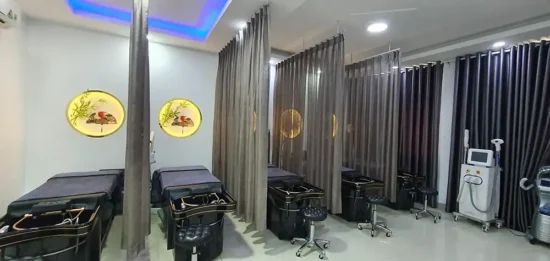 Spa có nên lắp loa hay không: Tất nhiên là có, bởi vì loa tạo ra âm thanh Spa một cách thư giãn, tạo nên không gian thu hút khách hàng.