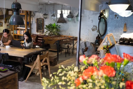 Thiết kế âm thanh cho quán cà phê là một trong những dịch vụ miễn phí mà chúng tôi cung cấp cho quán cafe, để tạo môi trường âm nhạc thú vi.