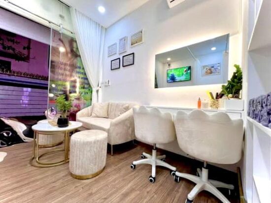 Âm thanh spa sang trọng hay sử dụng các dòng loa nghe nhạc nhẹ nhàng để tạo không khí thư giãn với thiết kế tinh tế cho không gian nội thất.