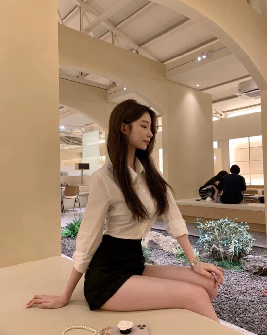 Đúng vậy, âm nhạc và âm thanh chính là những yếu tố không thể thiếu để tạo ra một trải nghiệm cà phê thêm đậm đà và ấn tượng.