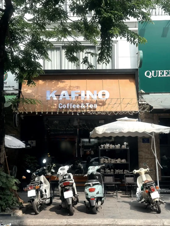 Kafino Coffee & Tea là một quán cà phê nhỏ nằm trong ngõ 158 Nguyễn Sơn, thuộc khu vực Long Biên, Hà Nội. Với phong cách hiện đại.