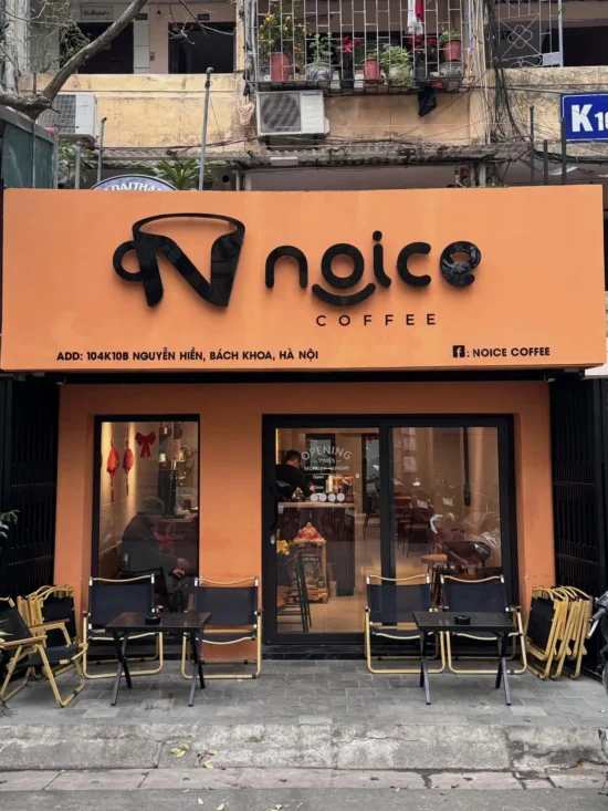 Quán Noice Coffee tại 104 K10B Nguyễn Hiền, Hai Bà Trưng, Hà Nội là một điểm đến quen thuộc, đặc biệt với sinh viên khu vực Bách Khoa.