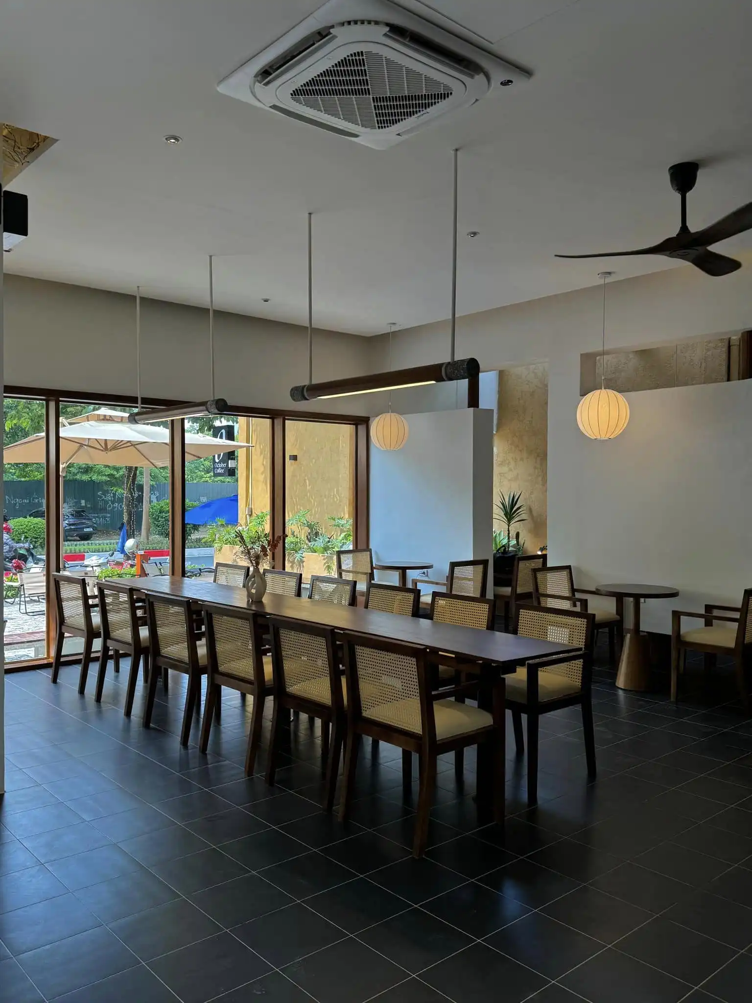 Review quán October Coffee 10 October Coffee 10