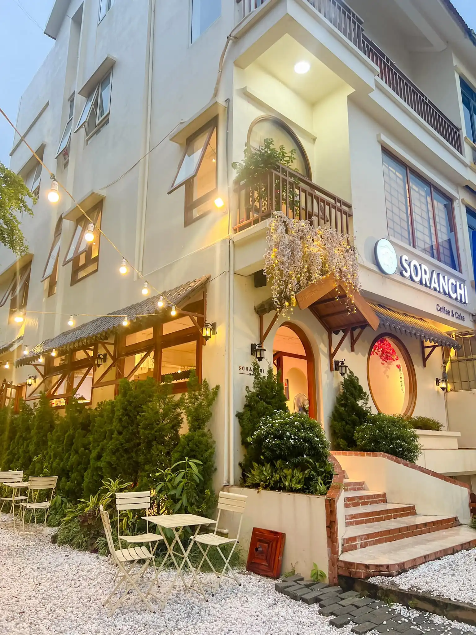 Quán Soranchi Cafe tại L5-06, Khu biệt thự liền kề Thiên đường Bảo Sơn, Nam An Khánh, Hoài Đức, Hà Nội là một điểm đến mang đậm.