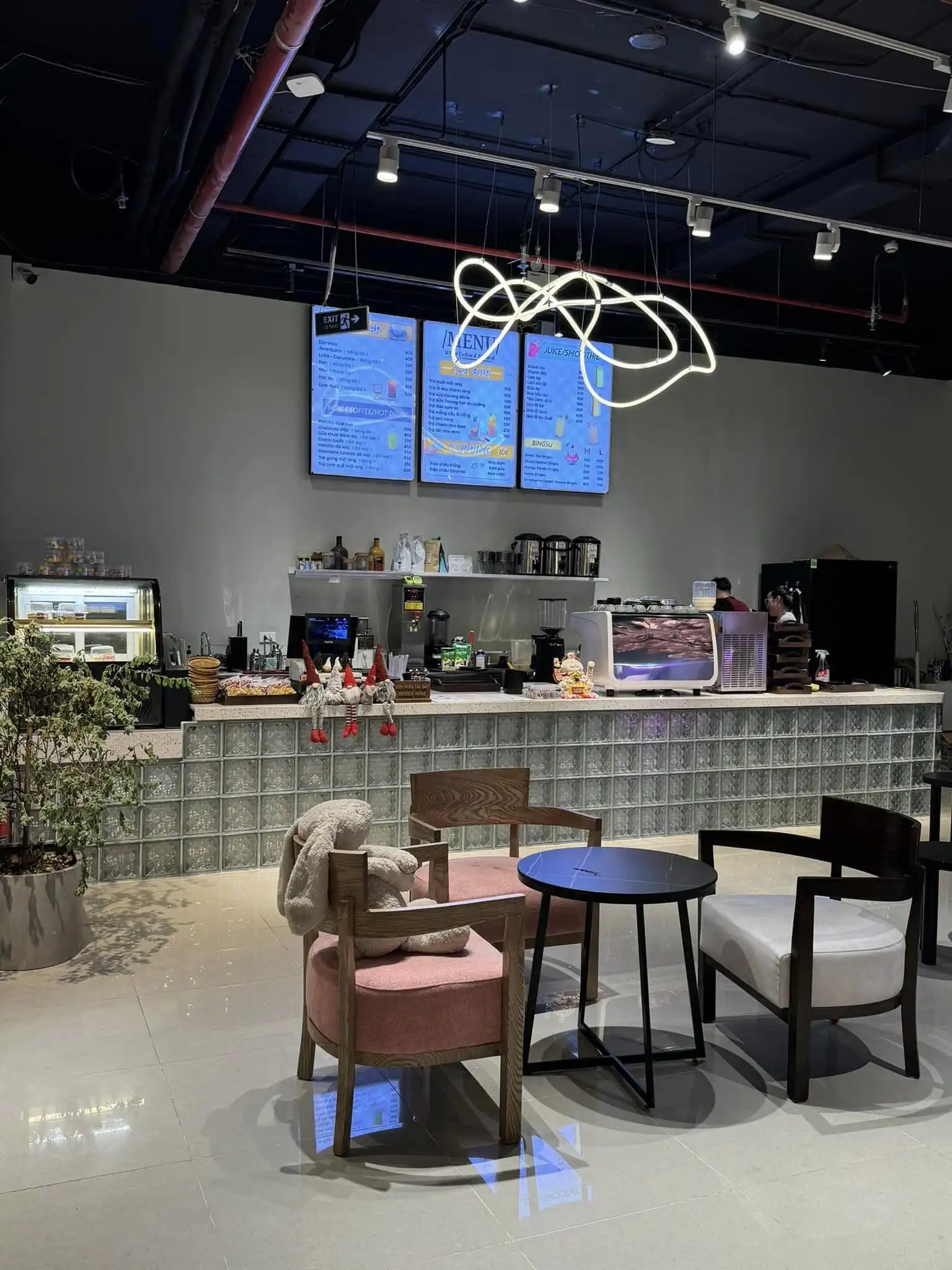 White Coffee Billiard 1