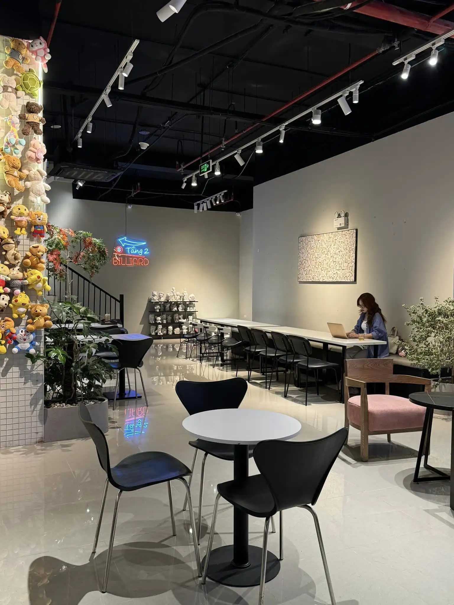 White Coffee Billiard 8