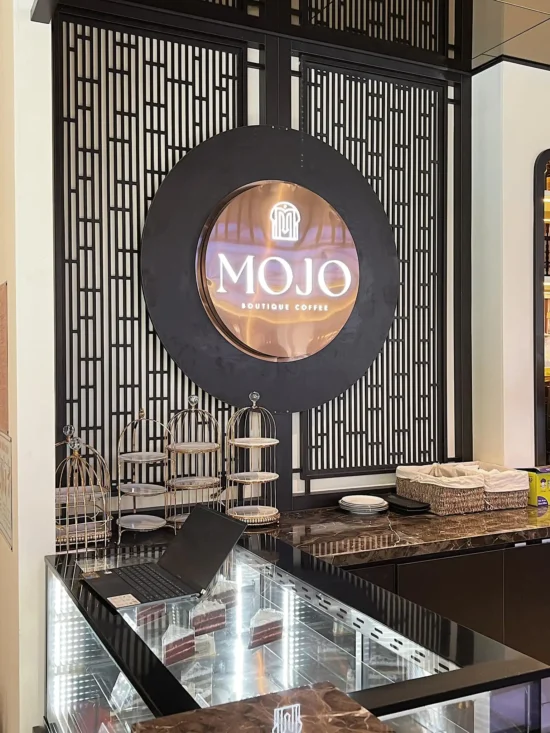 Quán Mojo Boutique Coffee tại 25 Ngọc Khánh, Ba Đình, Hà Nội là một trong những địa điểm nổi bật thuộc chuỗi Mojo Boutique Coffee.