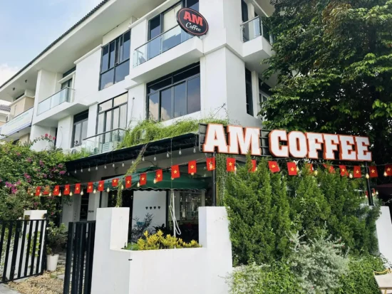 AM Coffee, tọa lạc tại D04-01 An Phú Shopvilla, Dương Nội, Hà Đông, Hà Nội, là một quán cà phê đang dần trở thành điểm đến quen thuộc.