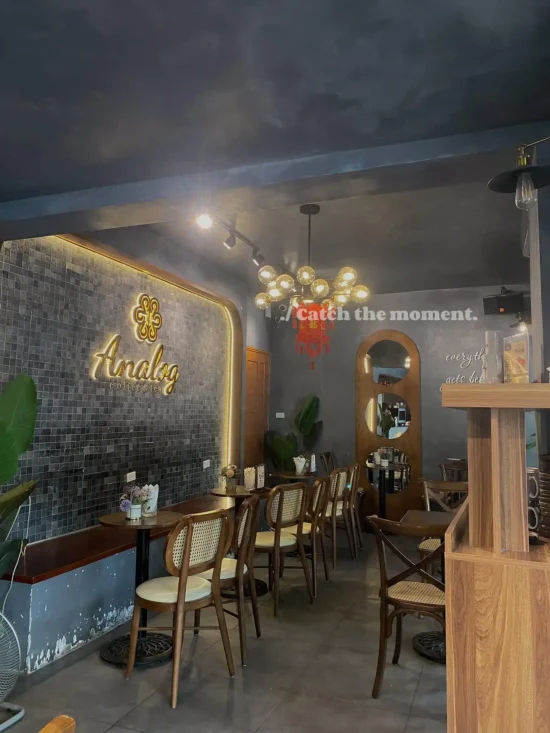 Cân chỉnh sau khi đấu loa vào amply trong quán cà phê