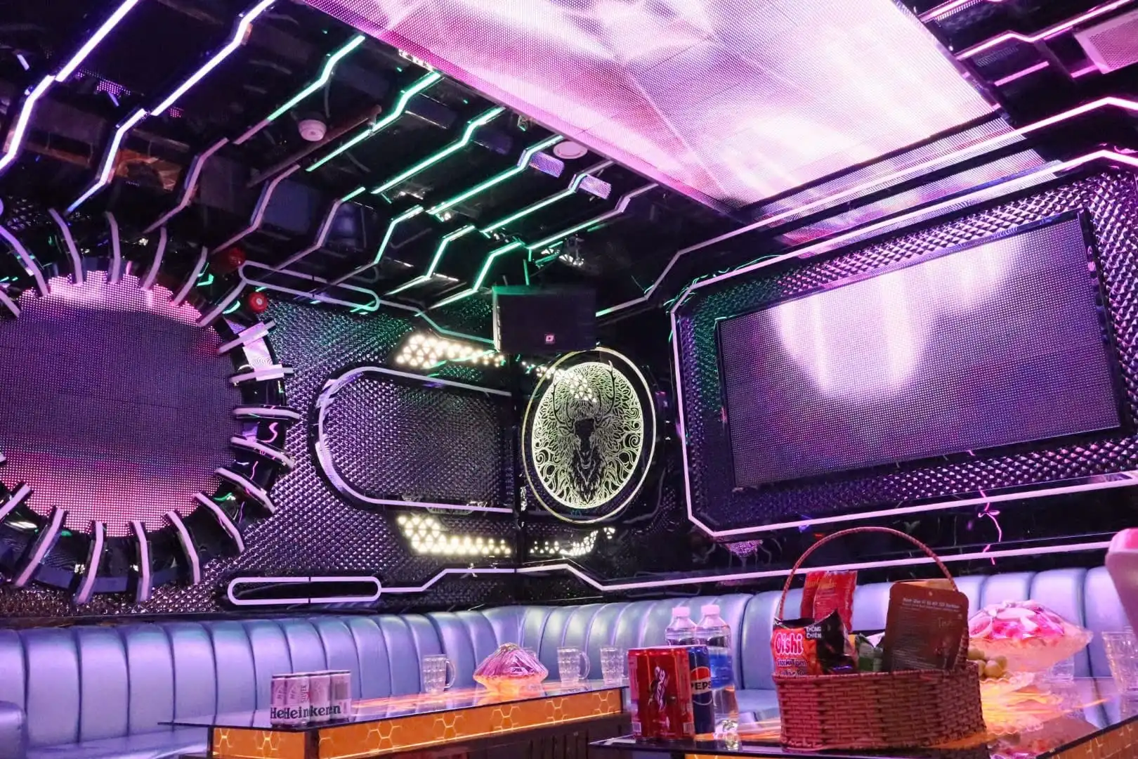 Vai trò của căn chỉnh vang số cho quán karaoke Vai trò của căn chỉnh vang số cho quán karaoke