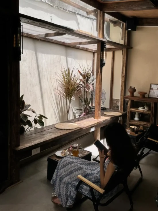 Vệ sinh loa quán cà phê đúng cách không chỉ giúp giữ thẩm mỹ cho quán cà phê, mà còn kéo dài tuổi thọ và duy trì chất lượng âm thanh ổn định.