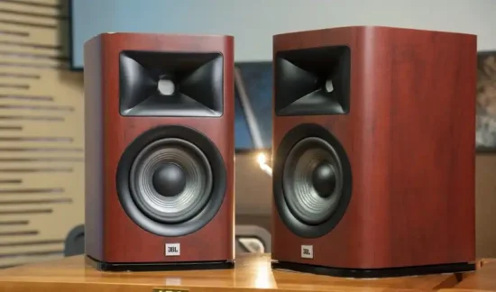 Top 7 loa bookshelf JBL mà Shop Âm Thanh giới thiệu đều là những lựa chọn đáng giá cho hệ thống âm thanh nghe nhạc gia đình hoặc phòng thu cá nhân.