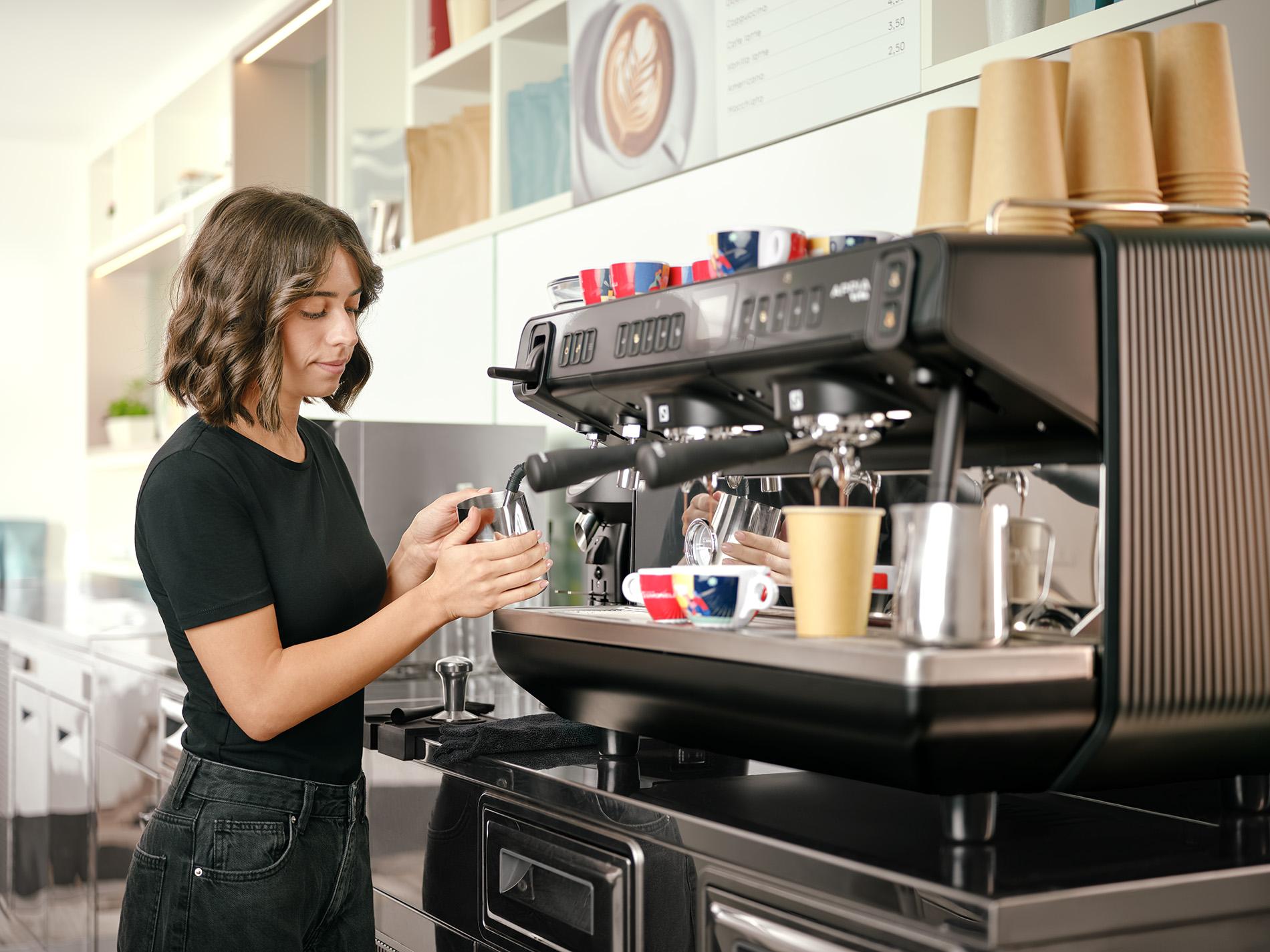 Các thương hiệu máy pha cà phê phổ biến 1 Máy pha cà phê Nuova Simonelli